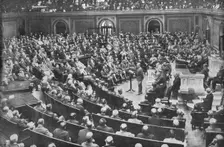 Le general Pershing au parlement American; devant le Senat et la Chambre des..., 1919. Creator: Underwood & Underwood