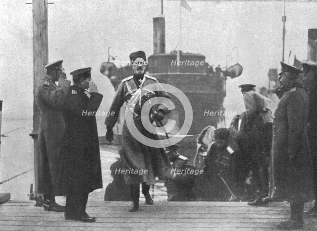 'Le grand-duc Nicolas, vice-roi du Caucase, debarquant a Batoum, le 14 avril, apres une..., 1916. Creator: Unknown.