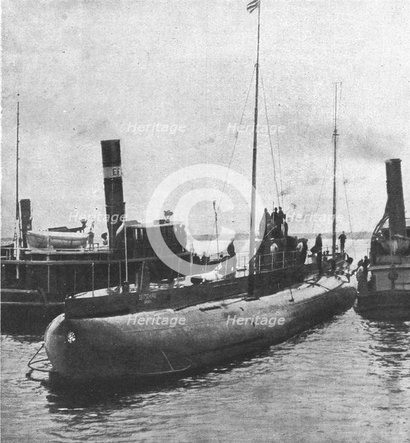 'Le "Deutschland"; le submersible allemand "Deutschland" dans la baie de Chesapeake', 1916. Creator: Unknown.