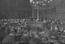 Le defaitisme et les grands proces; la premiere audience du Conseil de guerre appele..., 1918. Creator: Unknown