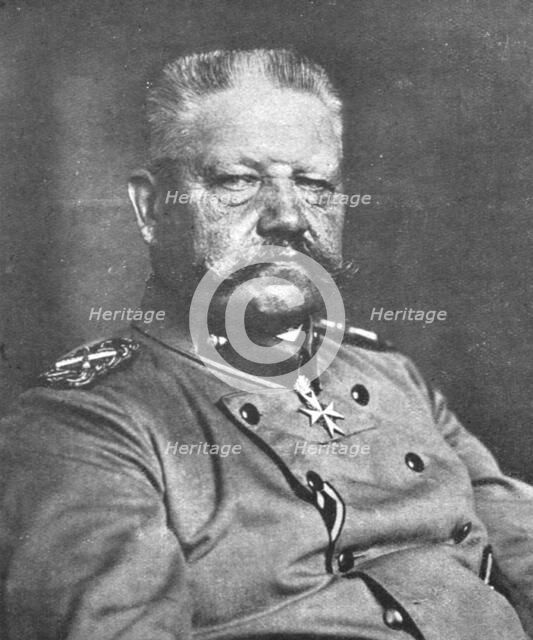 'Le desert derriere l'ennemi; Le feld-marechal von Hindenburg', 1917. Creator: Leipziger illustrirte Zeitung.