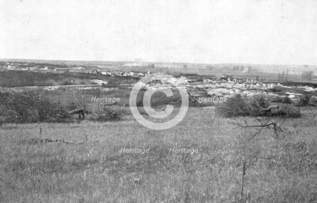 'Le desert derriere l'ennemi; Un coin du "royaume de la mort" ; entre le canal Crozat et la route de Creator: Unknown.