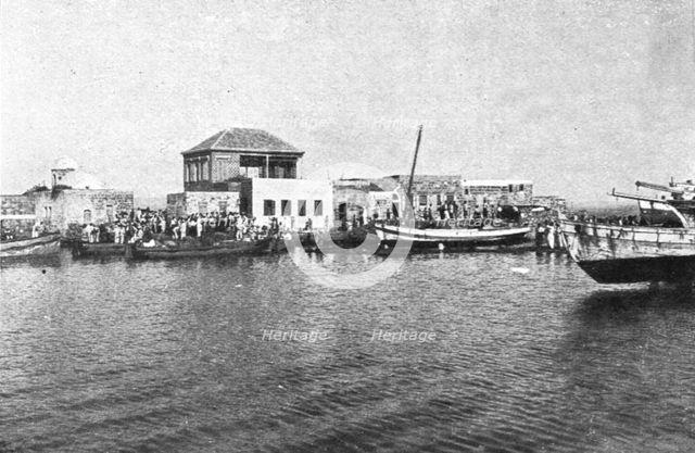 'Le drapeau Francais sur la cote Syrienne; Le debarquement des marins francais..., 1915 (1924). Creator: Unknown.
