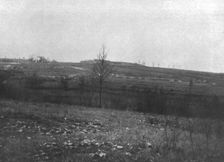 Le Fort de Vaux; La silhouette du fort, vue du Sud-Est 1916. Creator: Unknown