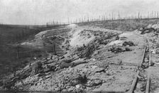 Le Fort de Vaux; Le "ravin de la mort" de Douaumont. Entre les forts de Douaumont et..., 1916. Creator: Unknown