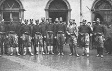 Le front de Macedoine; des troupes serbes, deja reconstituees, auxquelles sont..., 1916. Creator: Unknown