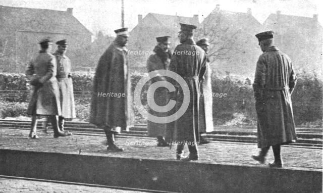 ''Le Kaiser en Fuite; A la station-frontiere de Rijsden par ou l'ex-kaiser entra en..., 1918. Creator: Unknown.