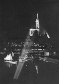 Le jour de gloire; le premier 14 juillet fete en Alsace 1919. Creator: Unknown