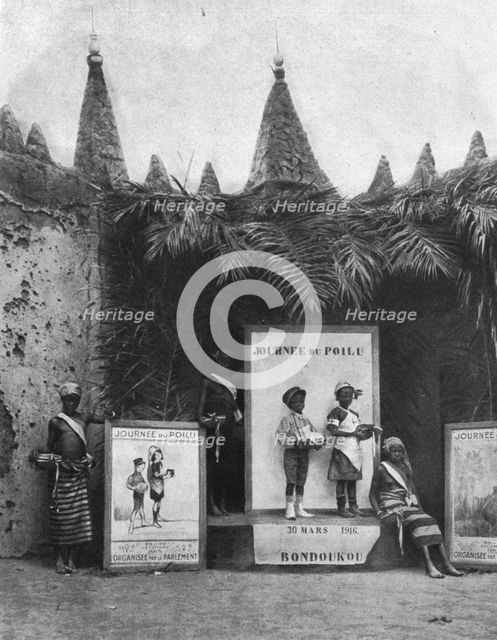 'Le Loyalisme Musulman; A bondoukou: La "Journee du Poilu" a Bondoukou (Cote d'Ivoire)..., 1916. Creator: Unknown.