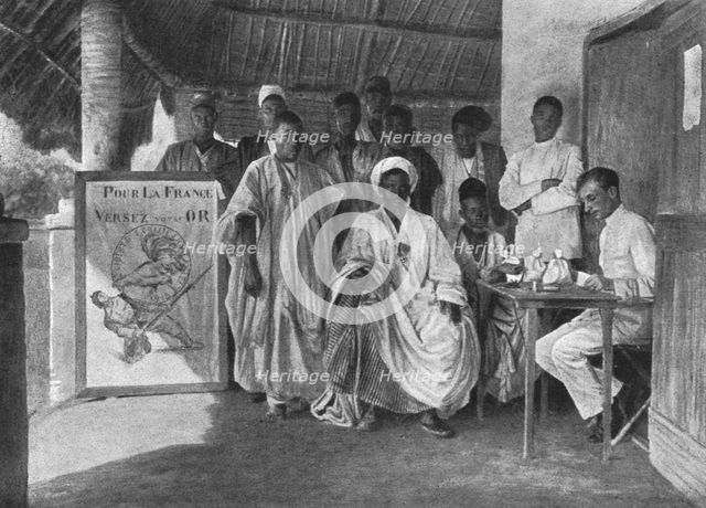 'Le Loyalisme Musulman; A bondoukou: Les versements d'or, a Bondoukou, sous la veranda..., 1916. Creator: Unknown.