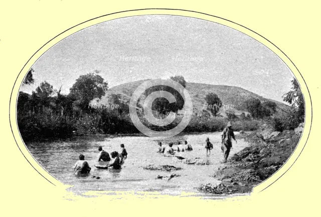 ''Le lavage de l'or a la batee; Iles Africaines de la mer des Indes', 1914. Creator: Unknown.