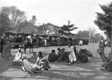 'Le marche de Thies; L'Ouest Africain 1914. Creator: Unknown