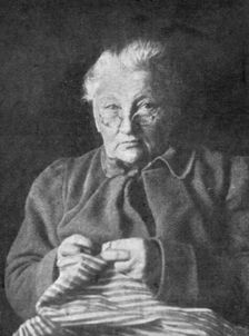 Le Nouveau Regime; Catherine Brechkovsky, la <<grand'mere de la Revolution>> rentrée..., 1917. Creator: Unknown