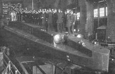 Le sous-marin a la mer; lancement a Cherbourg d'un nouveau sous-marin completement acheve..., 1916. Creator: Unknown
