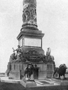Le "Soldat Inconnu" de Belgique; le tombe du "Soldat inconnu" belge au pied de la..., 1922. Creator: Unknown