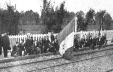 Le "Soldat Inconnu" italien; la population agenouillee le long du trajet: les hommes avec...1921. Creator: Unknown