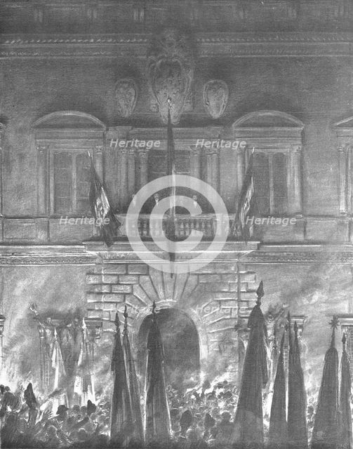 'Le peuple de Rome au Palais Farnese; M. Briand, du balcon de l'ambassade de France..., 1916. Creator: Unknown.