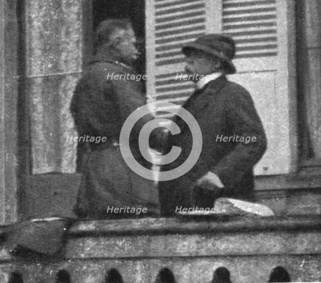 'Le Premier Coup Allemand; M. Clemenceau, accouru au Grand quartier britannique..., 1918. Creator: Unknown.