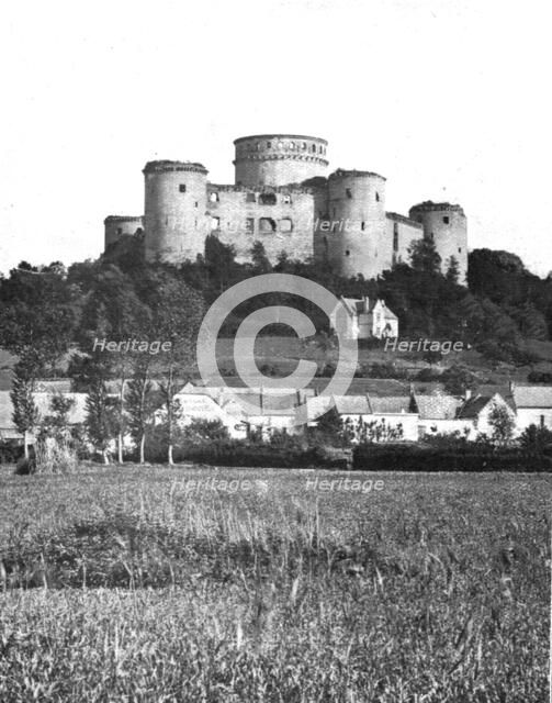 'Le Royaume de la Mort'; Avant Coucy-le-Chateau, vu du Nord-Ouest', 1917. Creator: Unknown.