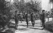 Le roi George V et M Poincare, Sur le front de la Somme 1916. Creator: Unknown