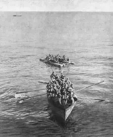 Le torpillage du "Gallia"; canot du "Chateaurenault", charge de passagers du "Gallia"..., 1916. Creator: Unknown