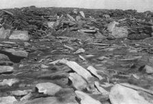 Le theatre de la victoire Serbe; sur les pentes du Kaimaktchalan: les elements de tranch..., 1916. Creator: Unknown