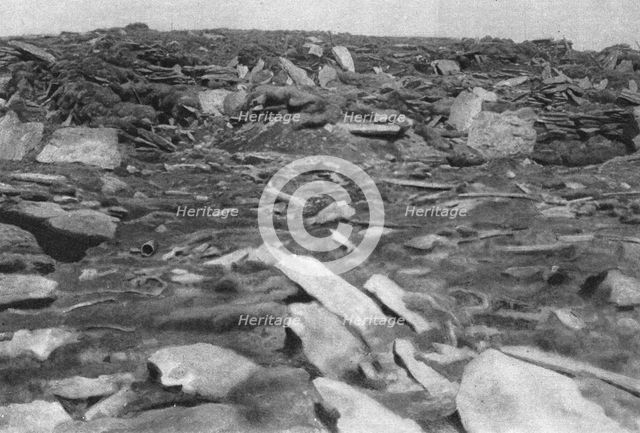 'Le theatre de la victoire Serbe; sur les pentes du Kaimaktchalan: les elements de tranch..., 1916. Creator: Unknown.