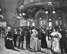 Le Theatre Du Vaudeville - Pendant L'Entr'acte 1900