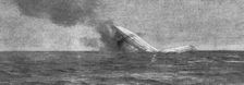 Le Zeppelin "L7" abattu le 4 mai au large de la cote du Slesvig par les deux navires..., 1916. Creator: Unknown