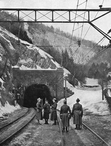 L'Etat de Guerre aux Etats-Unis; Premiers aspects de l'etat de guerre: les voies ferrees..., 1917. Creator: Unknown