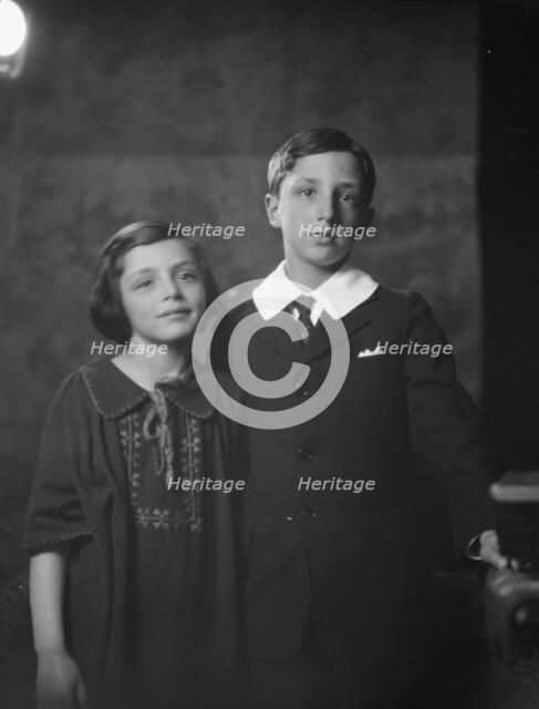 Leventritt children, portrait photograph, 1924 Apr. 11. Creator: Arnold Genthe.
