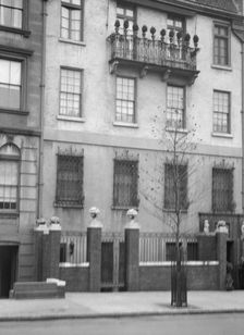 Lewisohn house and garden, ca. 1920. Creator: Arnold Genthe