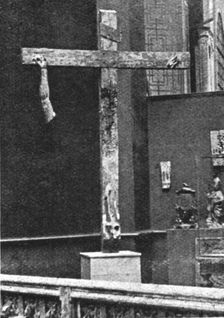 L'Exposition des oeuvres d'art mutilees ou provenant des regions devastees..., 1916. Creator: Unknown