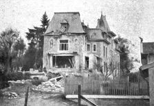 L'exterieur de la maison de M Poincare, president de la Republique, a Sampigny 1914. Creator: Unknown