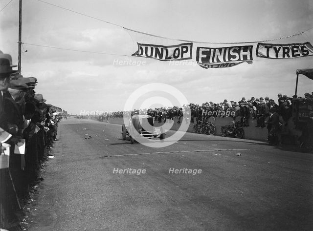 Leyland Eight of JG Parry-Thomas at the finish of the Southsea Speed Carnival, Hampshire. 1922. Artist: Bill Brunell.