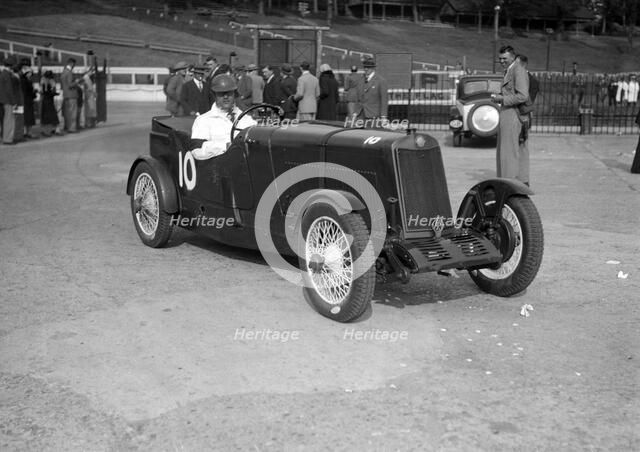 Lea-Francis 1496 cc at Brooklands. Artist: Bill Brunell.