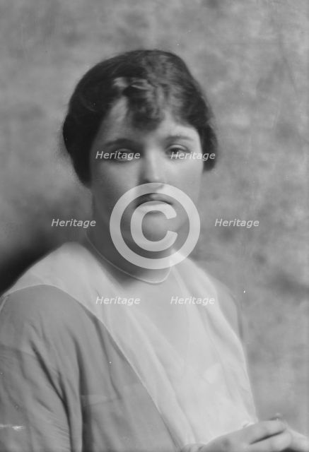 Leadbetter, G., Miss, portrait photograph, 1914 May 18. Creator: Arnold Genthe.