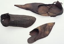 Leather shoes, medieval