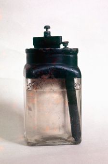 Leclanche wet cell, an early storage battery, 20th century. Creator: Unknown