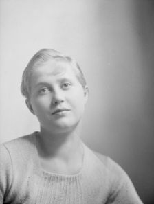Lee, Margaret, Miss, portrait photograph, 1927 Creator: Arnold Genthe
