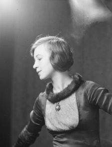 Leezbinska, Eugenia, Miss, portrait photograph, between 1927 and 1942. Creator: Arnold Genthe