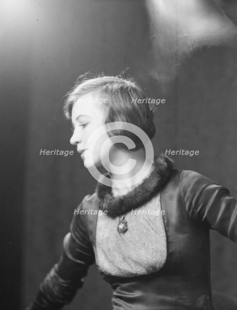 Leezbinska, Eugenia, Miss, portrait photograph, between 1927 and 1942. Creator: Arnold Genthe.