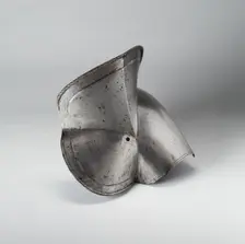 Left Pauldron Reinforce, Milan, c. 1570/80. Creator: Unknown