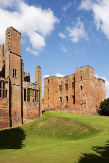 Leicester's Building and the keep, Kenilworth Castle, Warwickshire, 2009. Artist: Historic England Staff Photographer