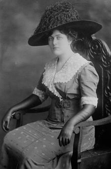 Lena Riddle, between c1910 and c1915. Creator: Bain News Service