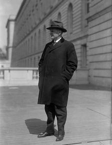 Lenroot, Irving Luther, Rep. from Wisconsin, 1909-1918; Senator, 1918-1927, 1917. Creator: Harris & Ewing