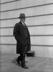 Lenroot, Irving Luther. Rep. from Wisconsin, 1909-1918; Senator, 1918-1927, 1917. Creator: Harris & Ewing