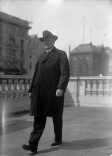 Lenroot, Irving Luther. Rep. from Wisconsin, 1909-1918; Senator, 1918-1927, 1917. Creator: Harris & Ewing