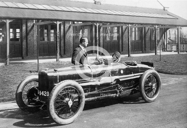 Leo Cozens and May Cunliffe with 1924 Sunbeam Grand Prix car. Creator: Unknown.