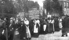 Les manifestations contre "la vie chere" en Hollande; manifestation faminine a Amsterdam..., 1916. Creator: Unknown